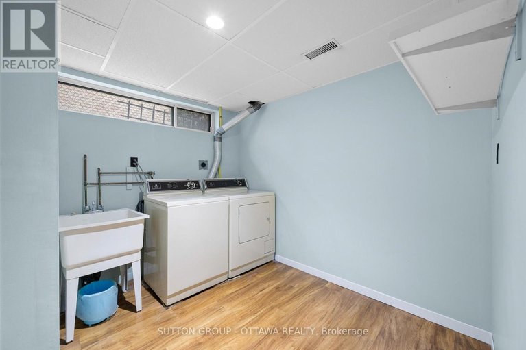 29556235/2391-ogilvie-road/beacon-hill-north/ottawa/ontario/K1J7N4_36