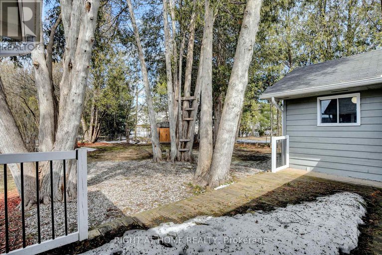 29411568/1215-klondike-road-s/morgans-grantsouth-march/ottawa/ontario/K2W1E1_15