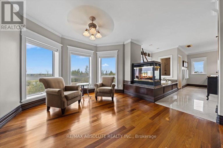 28246473/124-biltmore-crescent/btwn-franktown-rd-fallowfield-rd/ottawa/ontario/K2S2C6_27