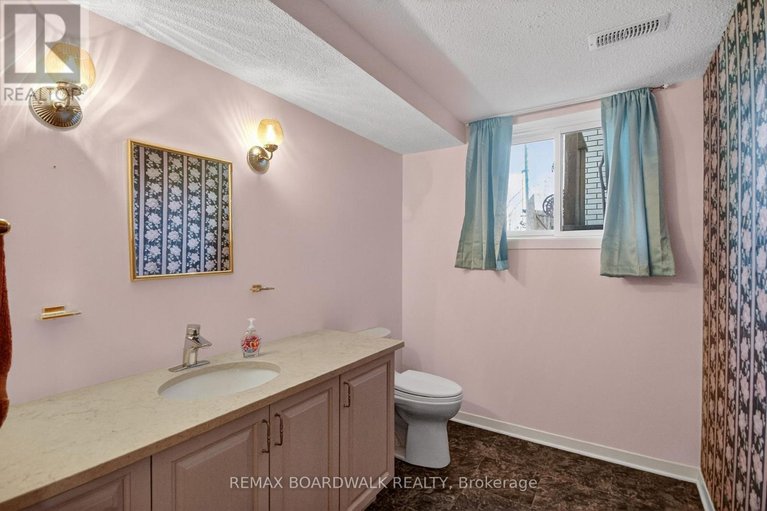 29666453/103-christopher-hamilton-street/richmond/ottawa/ontario/K0A2Z0_37