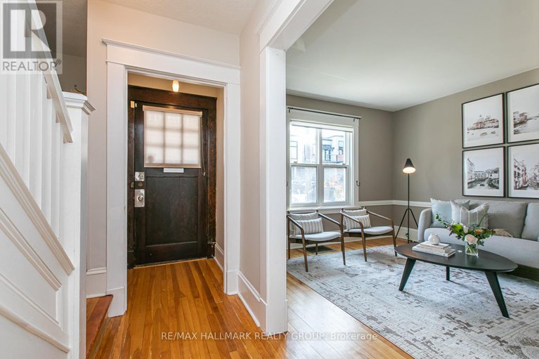 28437104/636-chapel-street/sandy-hill/ottawa/ontario/K1N7Z9_2