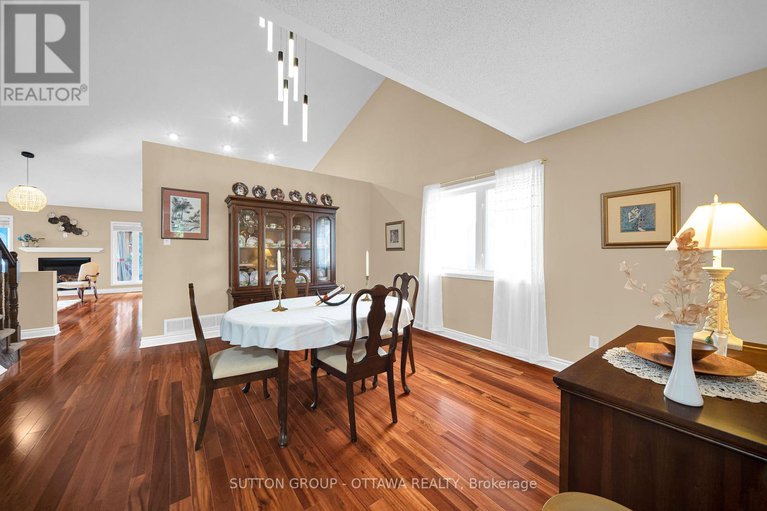 28892463/128-annapolis-circle/hunt-club/ottawa/ontario/K1V1Z3_9
