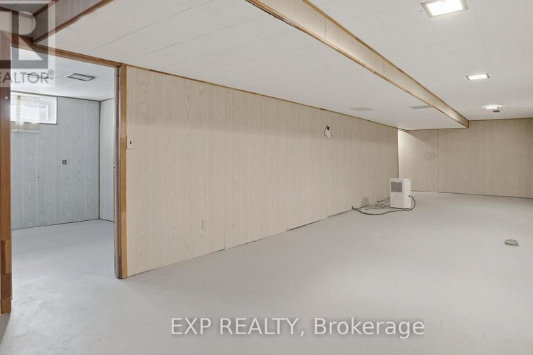 29285178/20-wallford-way/city-viewskylinefisher-heightsparkwood-hills/ottawa/ontario/K2E6B4_30