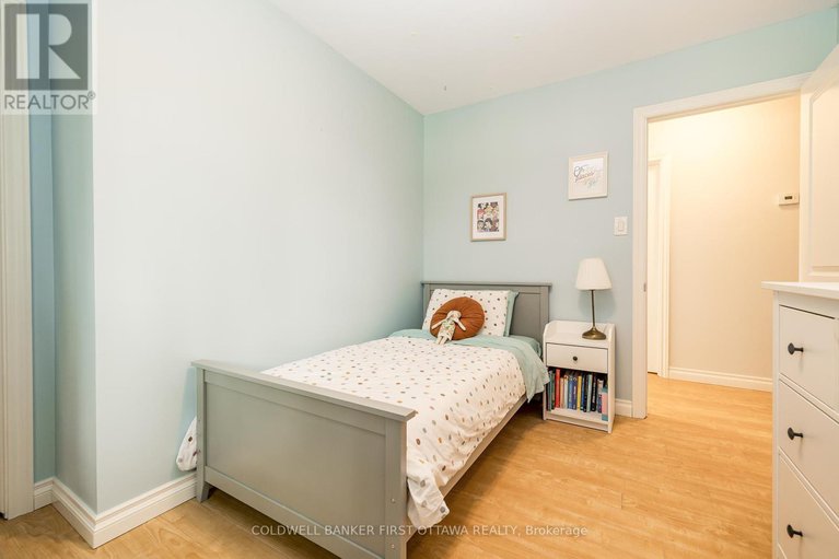 28439323/5455-west-river-drive/manotick-long-island-nicholls-island/ottawa/ontario/K4M1G7_31