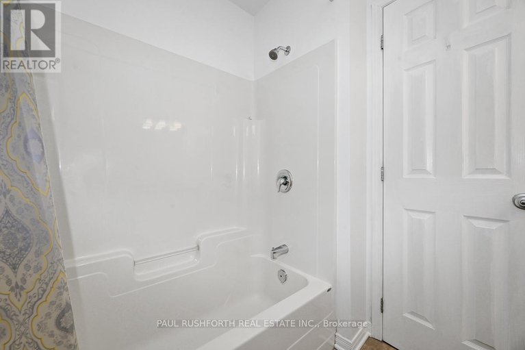 29406956/606-pamplona-private/stonebridge/ottawa/ontario/K2J5T4_31