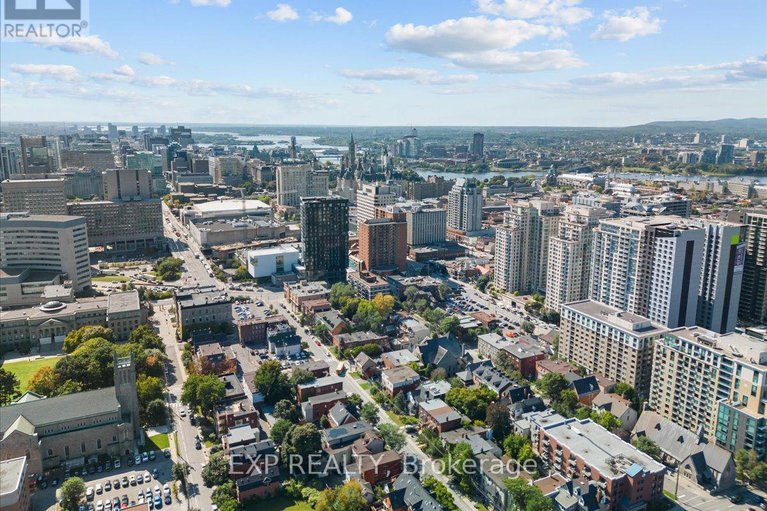 29234795/2009-195-besserer-street/sandy-hill/ottawa/ontario/K1N0B6_42