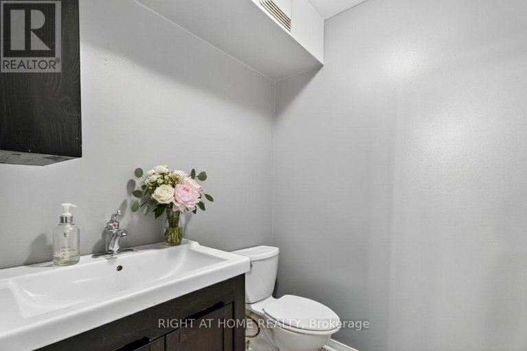 29169736/606-tanguay-court/katimavik/ottawa/ontario/K2L3X3_9