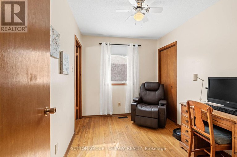 28296607/6489-rideau-valley-drive-n/manotick-south-to-roger-stevens/ottawa/ontario/K4M1B3_11