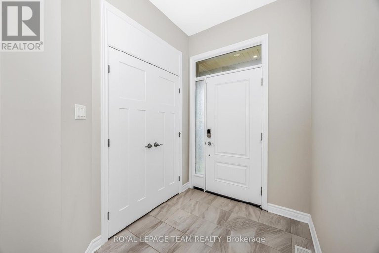 28564716/526-edenwylde-drive/remainder-of-stittsville-area/ottawa/ontario/K2S2K4_5