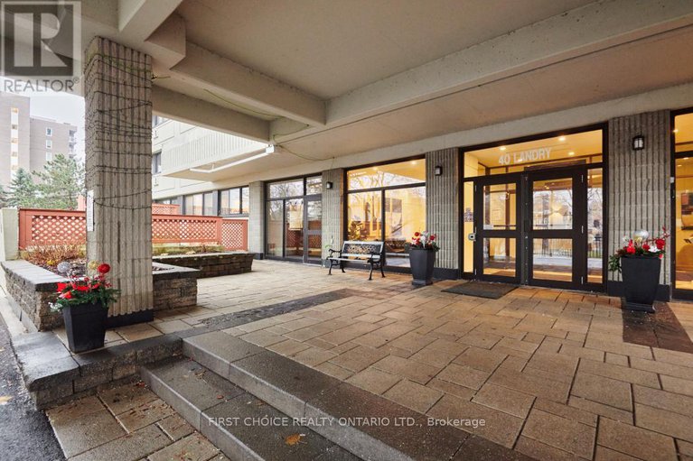 29142164/714-40-landry-street/vanier/ottawa/ontario/K1L8K4_2