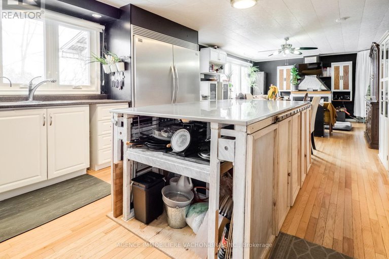 27872677/22197-parkhill-circle/south-glengarry-lancaster-twp/south-glengarry/ontario/K0C1Z0_4