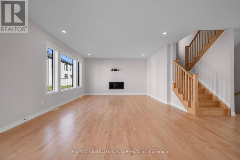 28886486/440-appalachian-circle/half-moon-bay/ottawa/ontario/K2J6X4_11