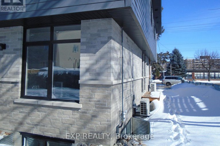 29404644/236-woodroffe-avenue-n/woodroffe/ottawa/ontario/K2A3V4_3