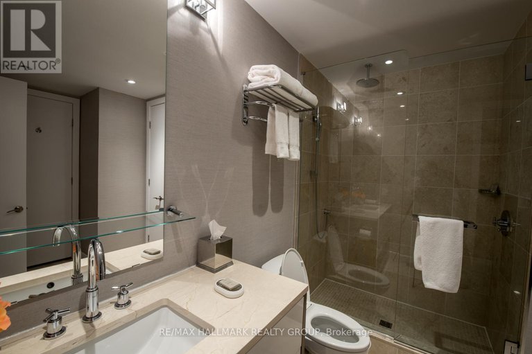 29312738/201-300-lisgar-street/ottawa-centre/ottawa/ontario/K2P0E2_18