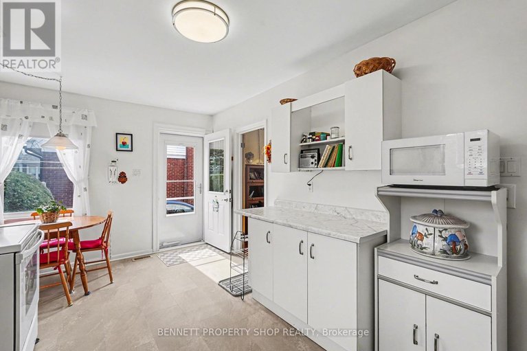 29640323/1953-saunderson-drive/elmvale-acresurbandale/ottawa/ontario/K1G2C8_10