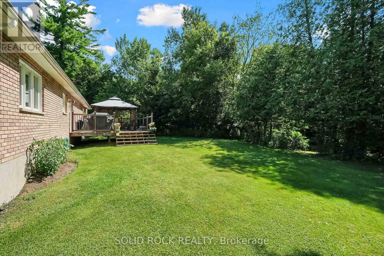 28631111/209-deerwood-drive/fitzroy-ward-south-west/ottawa/ontario/K0A2H0_37
