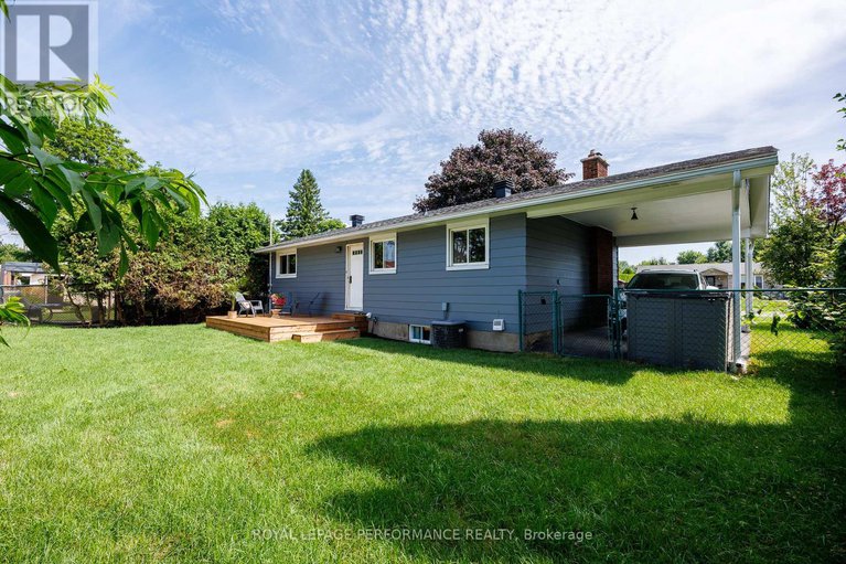 28604783/1398-jamison-avenue-s/bilberry-creekqueenswood-heights/ottawa/ontario/K1E1J5_46