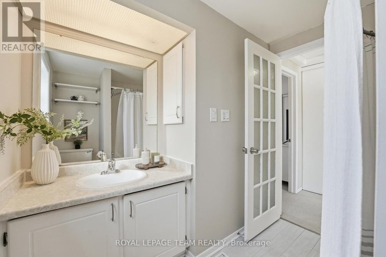 29452274/67-castlefrank-road/glencairnhazeldean/ottawa/ontario/K2L2E6_39