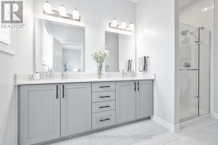 28377095/624-mikinak-road/cfb-rockcliffe-and-area/ottawa/ontario/K1K3X7_29
