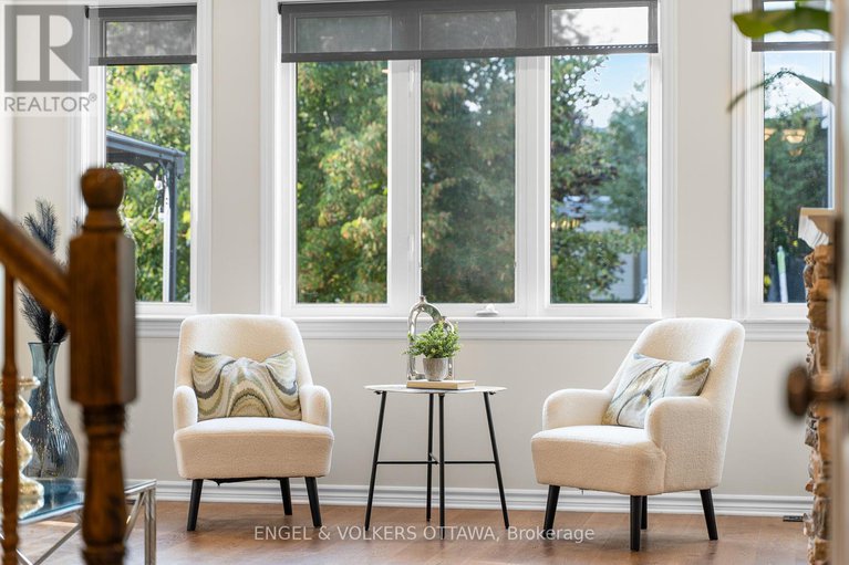 28911455/22-friendly-crescent/stittsville-south/ottawa/ontario/K2S2B6_10
