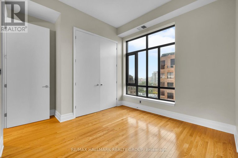 28579122/ph5-330-loretta-avenue-s/west-centre-town/ottawa/ontario/K1S4E8_38