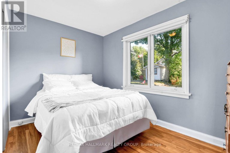 28890244/23-elvina-street/cardinal-heights/ottawa/ontario/K1J7L2_12