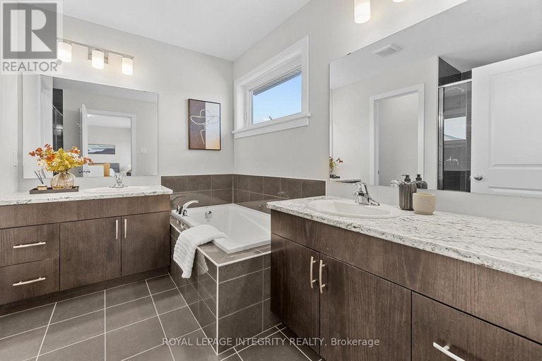 28893902/893-sendero-way/remainder-of-stittsville-area/ottawa/ontario/K2S2W8_23