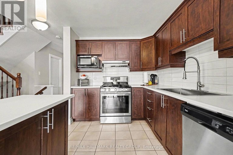 29578401/28-nathalie-street/town-of-rockland/clarence-rockland/ontario/K4K1E6_18