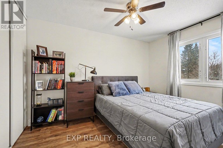 29399476/710-princess-louise-drive/fallingbrookridgemount/ottawa/ontario/K4A3G9_25