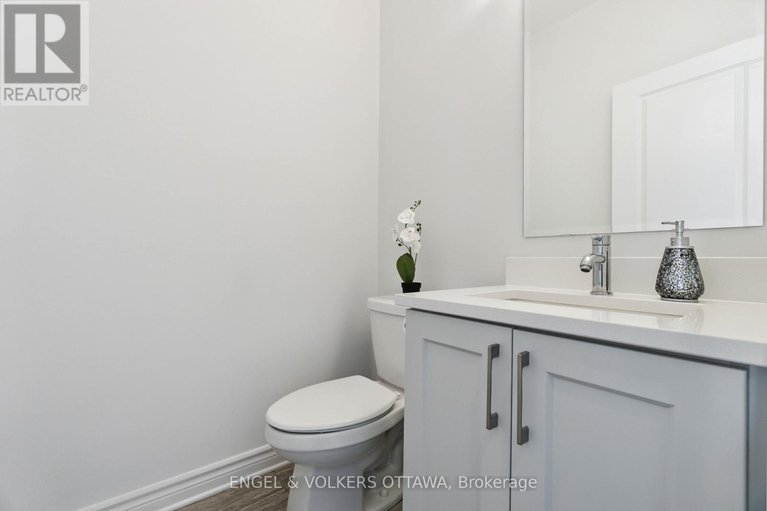 28568495/640-cordelette-circle/mer-bleuebradley-estatesanderson-park/ottawa/ontario/K1W0P2_3