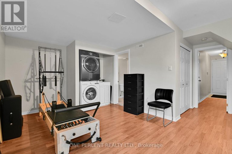 28463418/2572-alanis-private/emerald-woodssawmill-creek/ottawa/ontario/K1T4A1_7