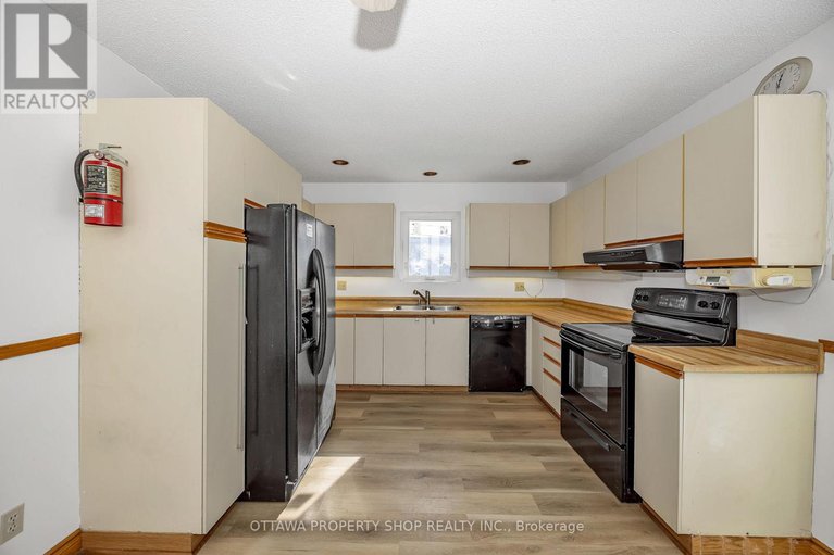 29431768/848-maitland-avenue/mckellar-heightsglabar-park/ottawa/ontario/K2A2S3_11