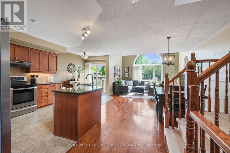 29079890/175-destiny-private/fallingbrookgardenway-south/ottawa/ontario/K4A0K6_5