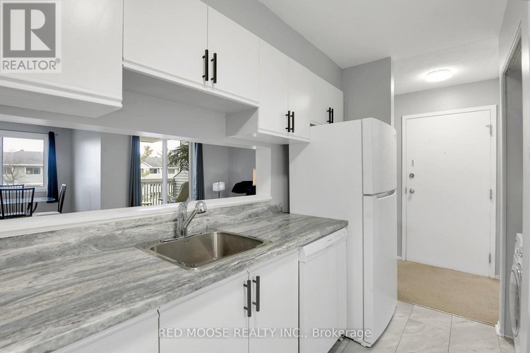 29220948/415-216-viewmount-drive/borden-farmstewart-farmcarleton-heightsparkwood-hills/ottawa/ontario/K2E7X4_17