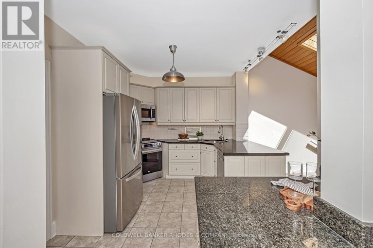 28379568/421-hinton-avenue-s/civic-hospital/ottawa/ontario/K1Y1B2_14