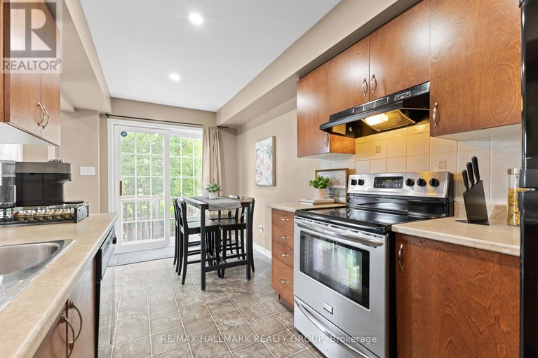 28882636/404-wisteria-crescent/hunt-club/ottawa/ontario/K1V0P1_20