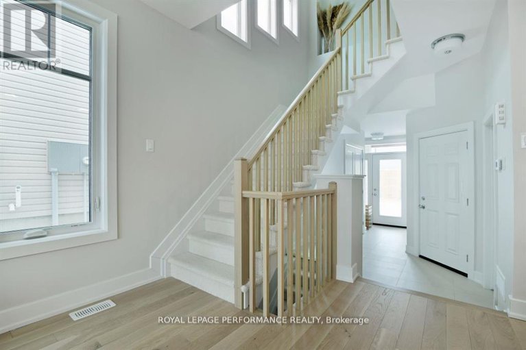 28479504/713-cap-diamant-way/camelot/ottawa/ontario/K4A1J6_11