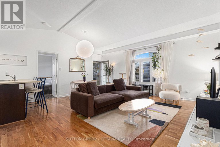 29074228/j-250-meilleur-private/vanier/ottawa/ontario/K1L0A3_3