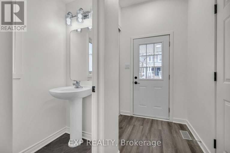 28543966/423-hillsboro-private/emerald-meadowstrailwest/ottawa/ontario/K2M3A7_2