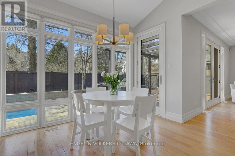 29673243/592-brierwood-avenue/mckellarhighland/ottawa/ontario/K2A2H8_14