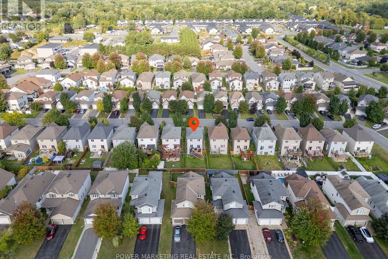 29319586/270-mica-crescent/town-of-rockland/clarence-rockland/ontario/K4K0E2_33