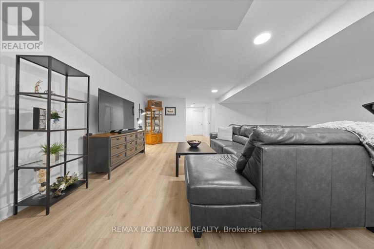 29616180/6830-breanna-cardill-street/greely/ottawa/ontario/K4P0C1_44