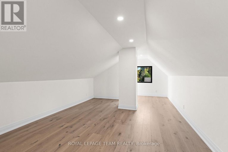 28989052/5575-south-sunset-drive/manotick-long-island-nicholls-island/ottawa/ontario/K4M1J4_41