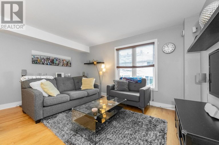 29599852/212-rutgers-private/central-park/ottawa/ontario/K2C4G7_15