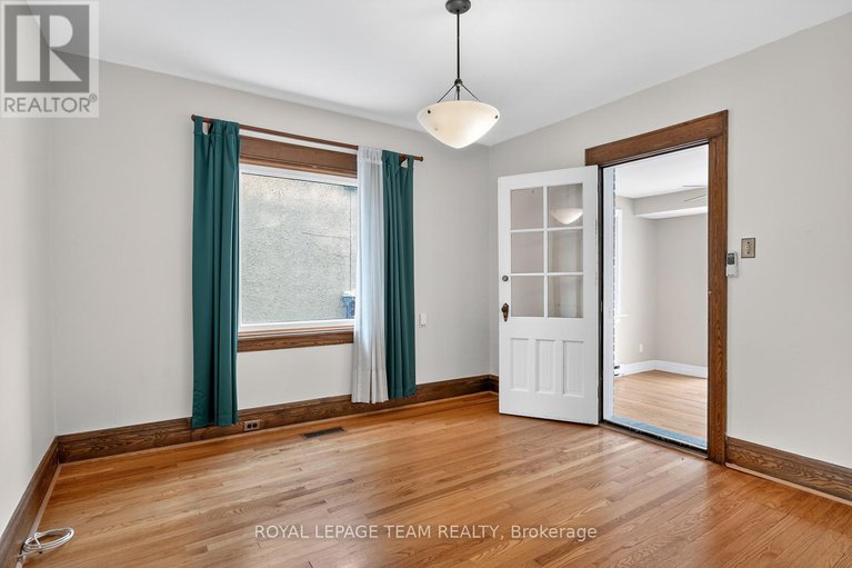 29121392/405-hamilton-avenue-s/civic-hospital/ottawa/ontario/K1Y1C9_10