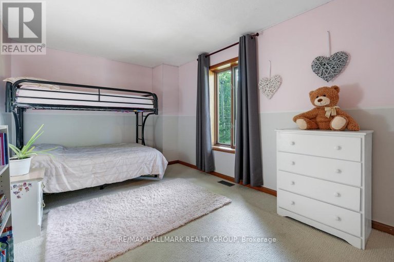 28857388/5498-edgewater-drive/manotick-east-to-manotick-station/ottawa/ontario/K4M1B4_22
