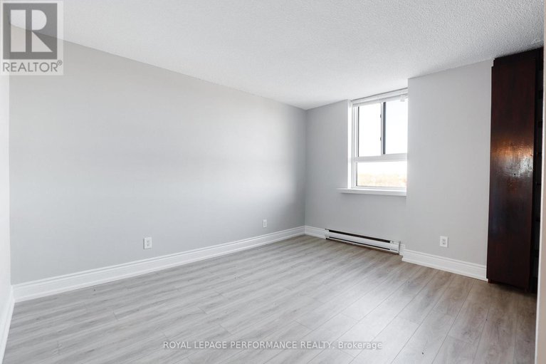 29069042/810-2020-jasmine-crescent/beacon-hill-south/ottawa/ontario/K1J8K5_20