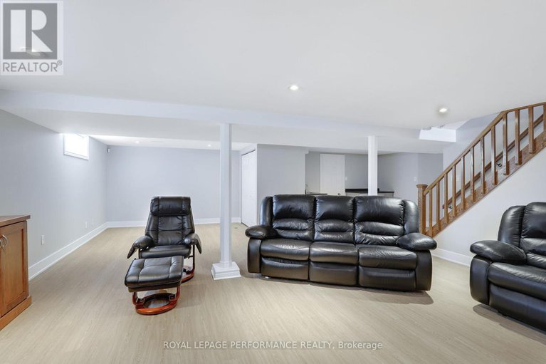 28924054/1347-highgate-road/parkway-park/ottawa/ontario/K2C2Y5_27