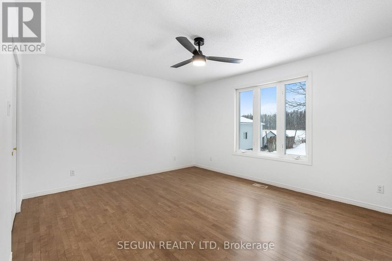 29211011/3704-pattee-road-e/east-hawkesbury-twp/hawkesbury/ontario/K6A2R2_14