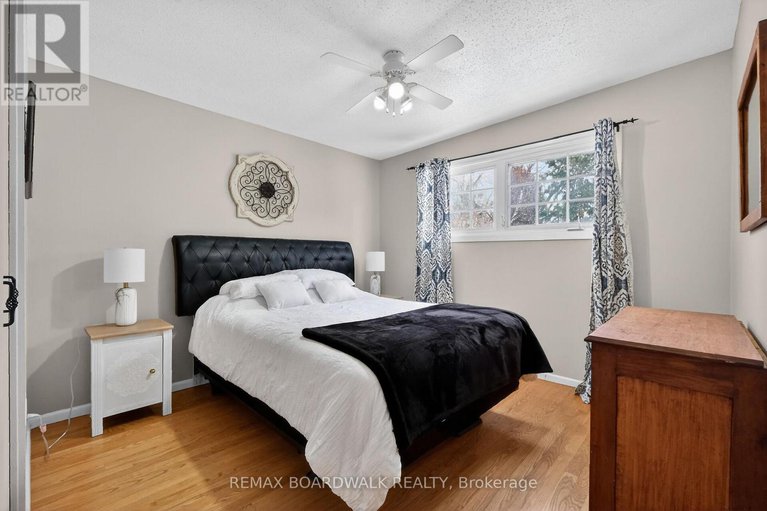 29402322/2462-tupper-avenue/hawthorne-meadows/ottawa/ontario/K1G1G7_29